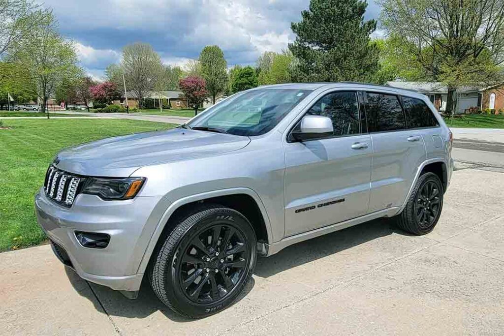 Vehicle Phone Requires Service Jeep Grand Cherokee
